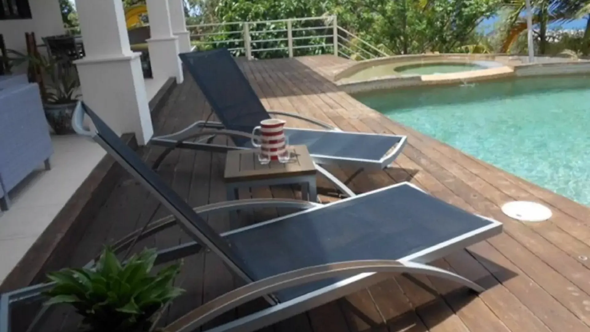 Nianna Luxurious Villa Бухта Монтего